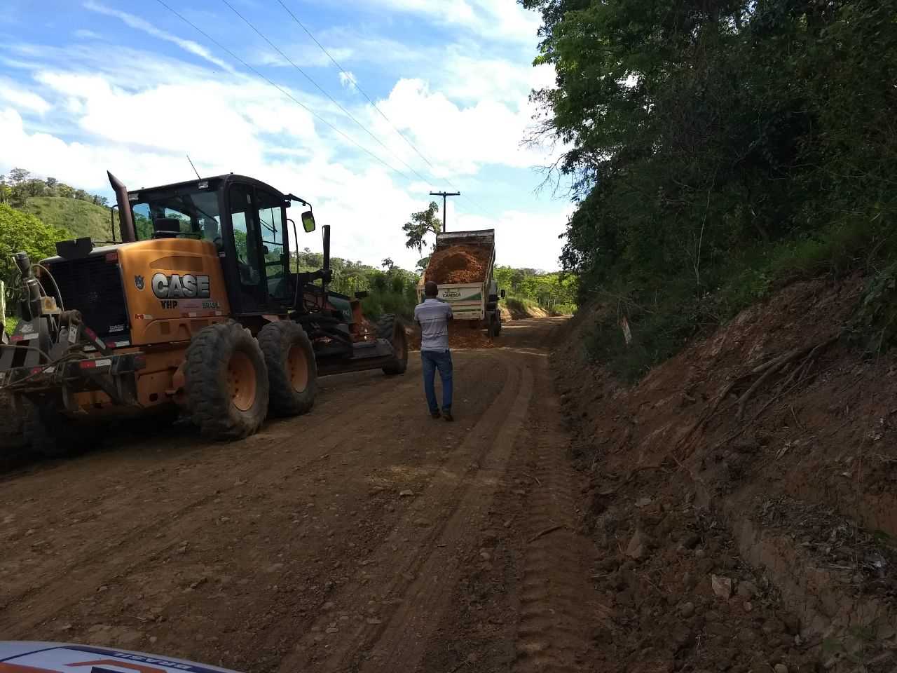 Prefeitura de Camacã realiza patrolamento nas estradas vicinais do Município
